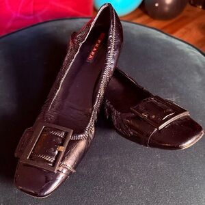 🖤 Prada 🖤 Witchy Black Patent Leather Ballet Flats with Buckle Italy 🇮🇹 38.5